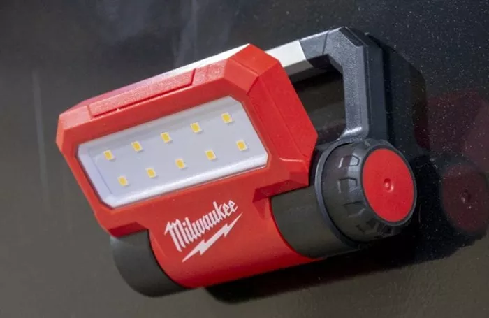 milwaukee rechargeable flashlight