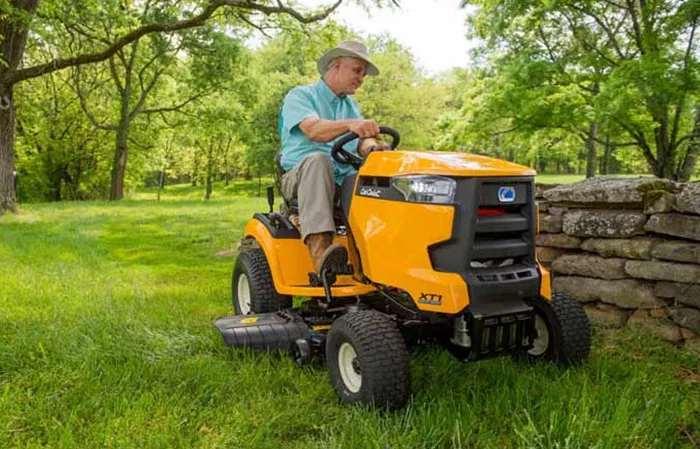 Raise the Deck on a Husqvarna Riding Mower